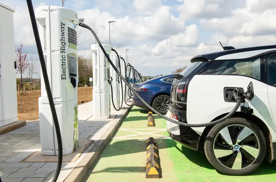 電動汽車充電樁的高效能技術解析